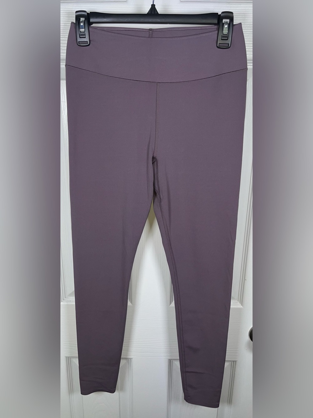 Uniqlo AIRism Athletic Leggings Women's Medium M Purple Cooling Moisture Wicking